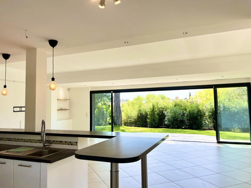 Maison - 170 m² - 5 pièces