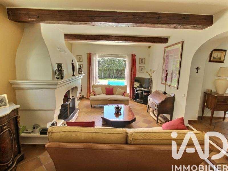 Maison - 240 m² - 10 pièces