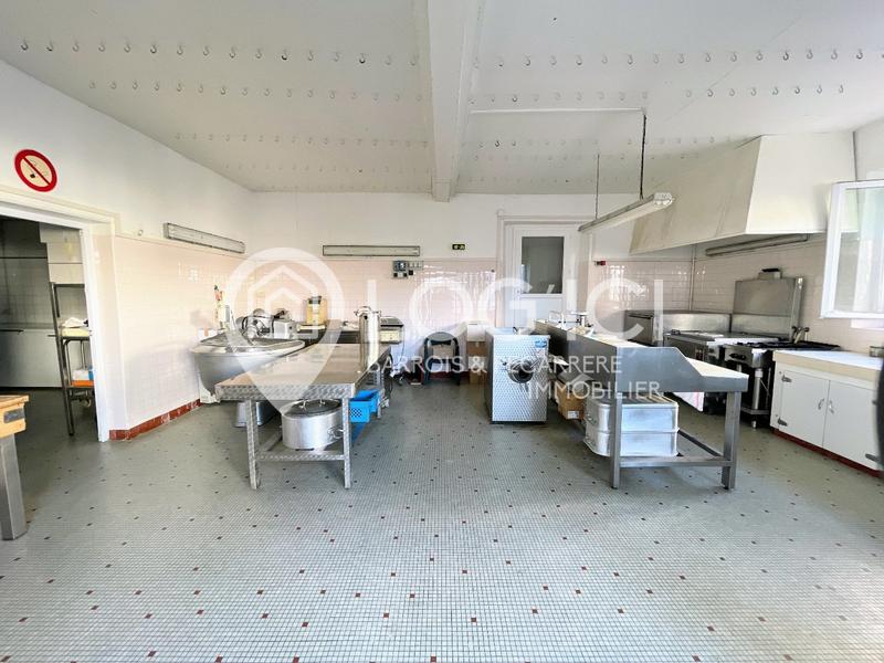 Maison - 338 m² - 13 pièces