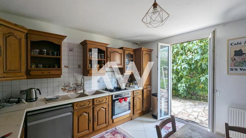 Maison - 184 m² - 8 pièces