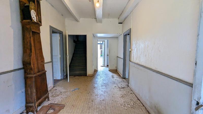 Maison - 244 m² - 8 pièces