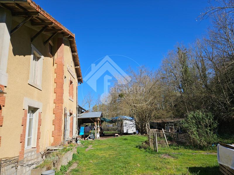 Maison - 166 m² - 8 pièces