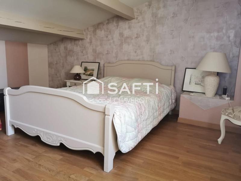 Maison - 200 m² - 7 pièces