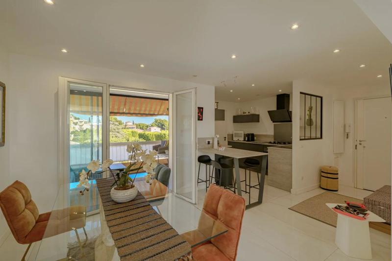 Appartement - 84 m² - 5 pièces