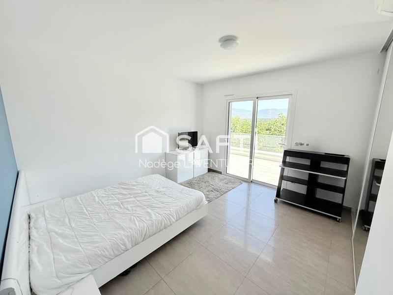 Maison - 238 m² - 9 pièces