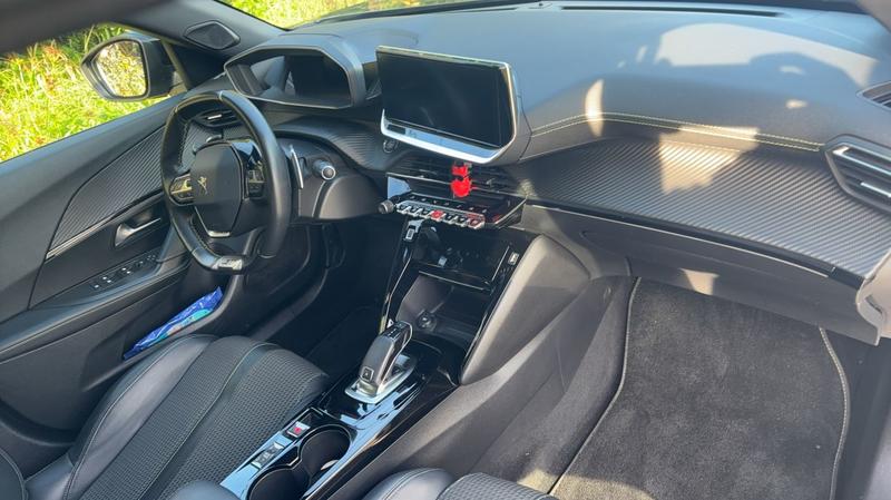 Peugeot 2008 II 1.2 PureTech 130 Eat8 Gt Line - Automatique Toit ouvrant