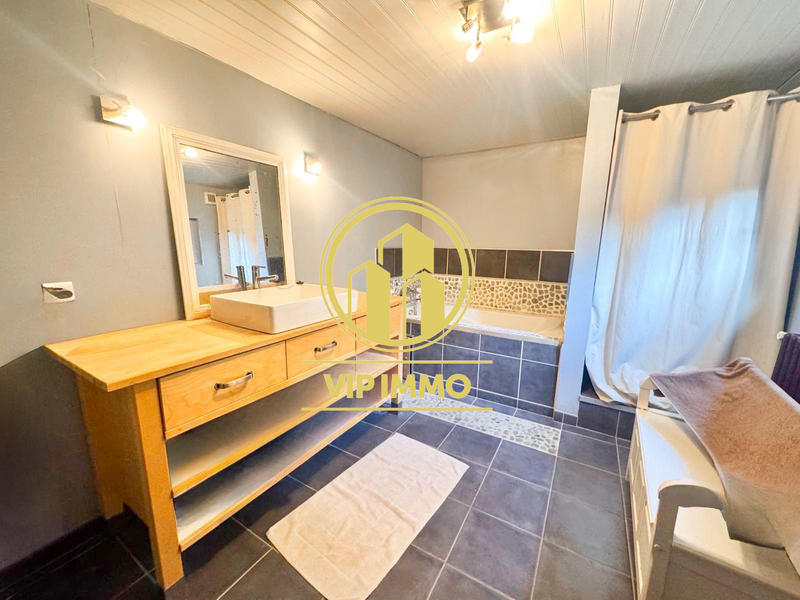 Maison - 180 m² - 6 pièces