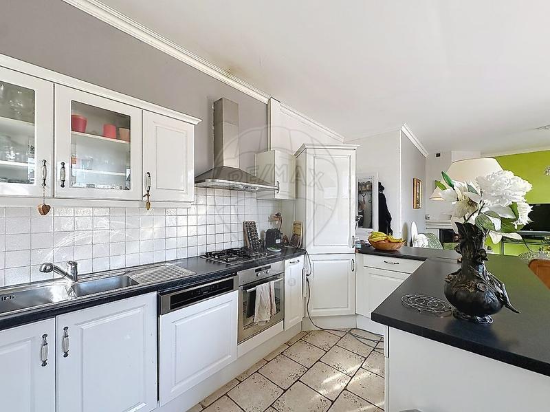 Maison - 206 m² - 8 pièces