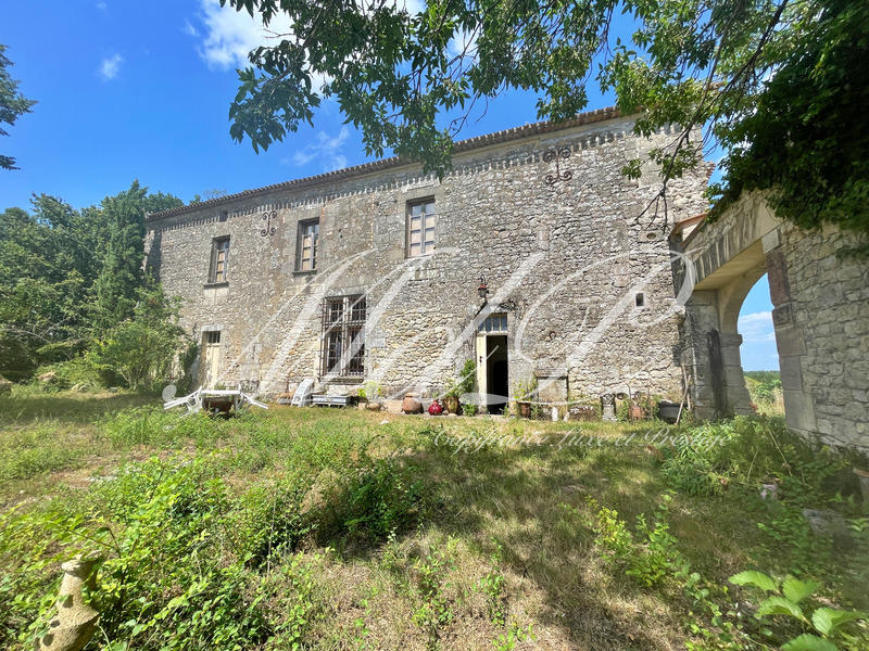 Maison - 338 m² - 10 pièces