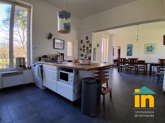 Demeure - 286 m² - 12 pièces