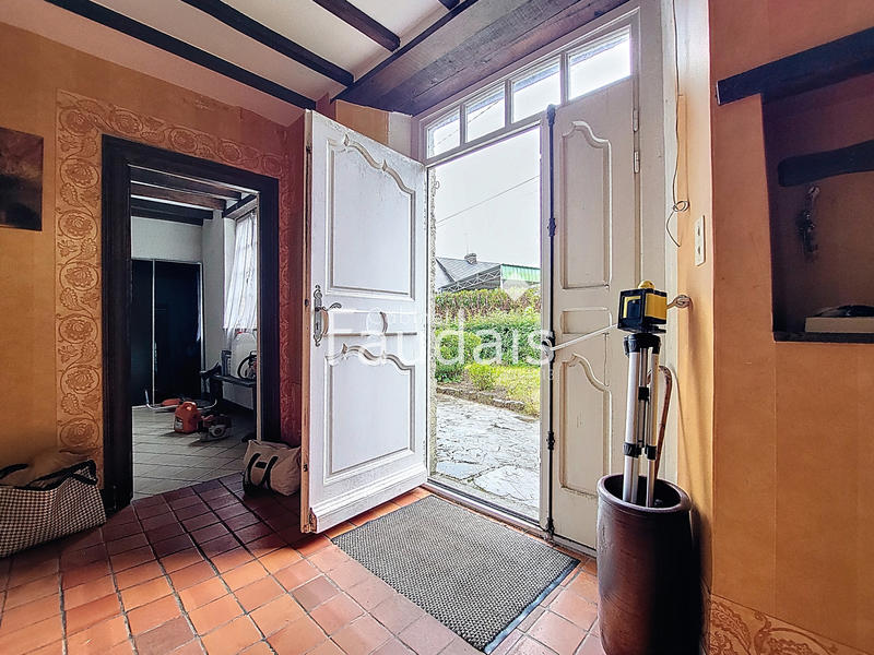 Maison - 255 m² - 11 pièces