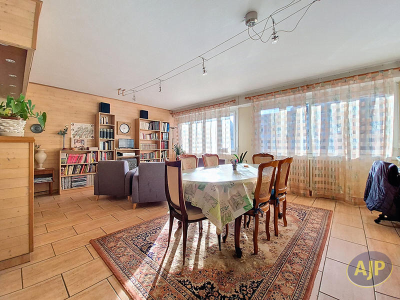 Appartement - 75 m² - 3 pièces