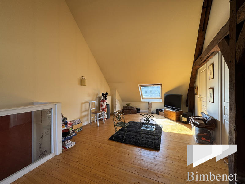 Maison - 271 m² - 10 pièces