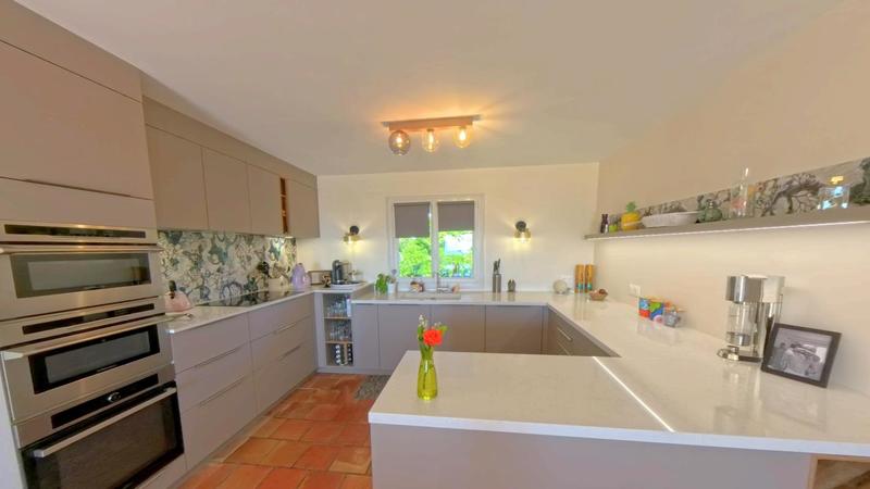 Maison - 174 m² - 6 pièces