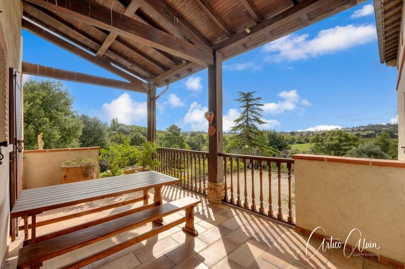 Propriété - 326 m² - 10 pièces