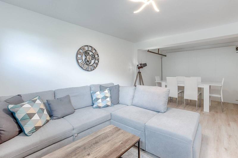 Appartement - 115 m² - 9 pièces