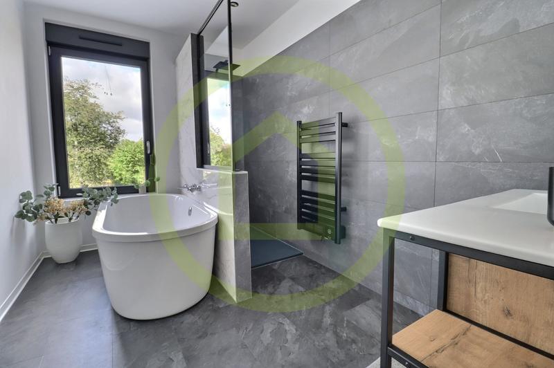 Maison - 110 m² - 6 pièces