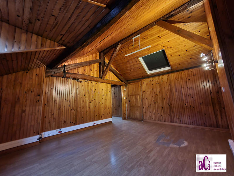 Maison - 197 m² - 10 pièces