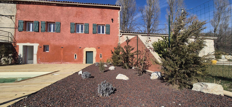 Maison - 99 m² - 4 pièces