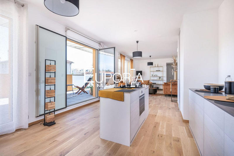 Appartement - 107 m² - 4 pièces