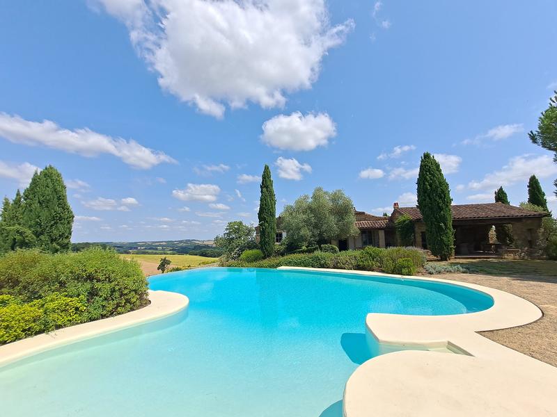 Maison - 427 m² - 12 pièces