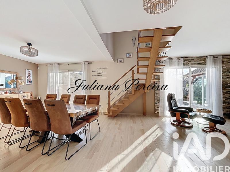 Maison - 180 m² - 7 pièces