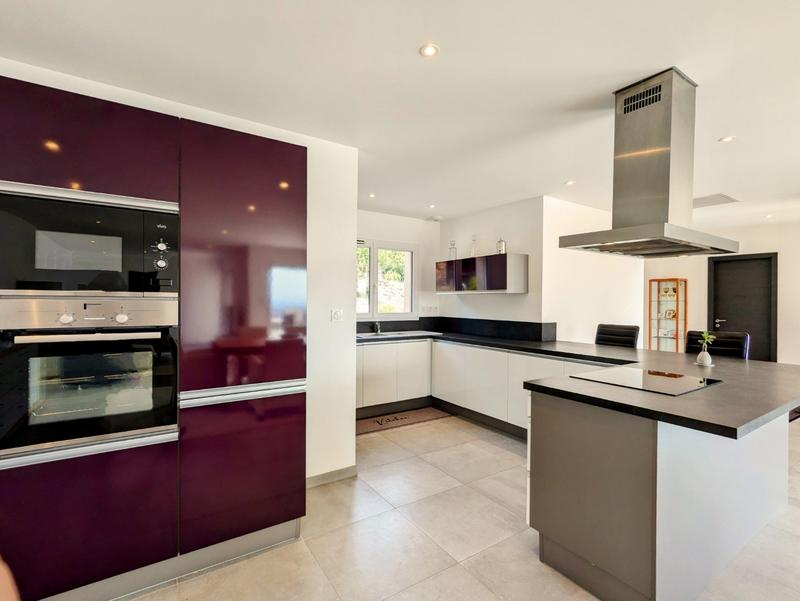 Maison - 163 m² - 5 pièces