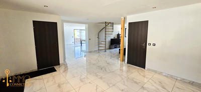 Villa - 215 m² - 5 pièces