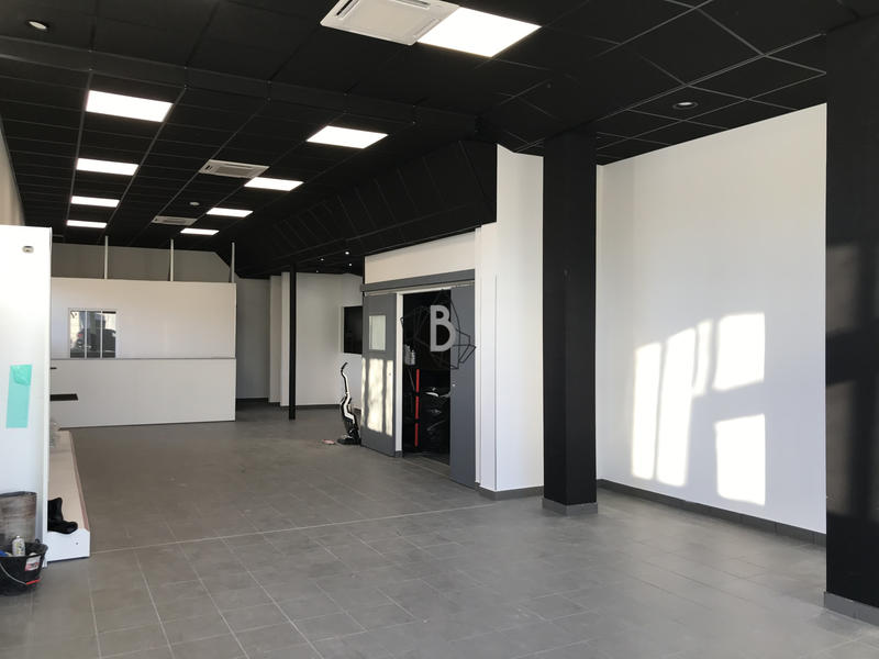 Local commercial - 198 m²
