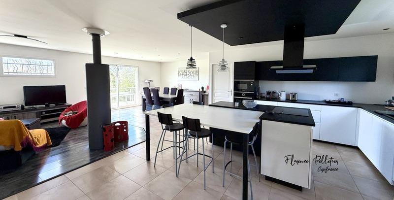 Maison - 171 m² - 6 pièces