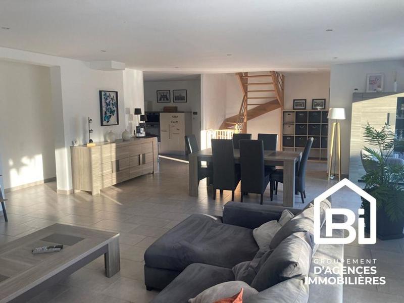 Maison - 168 m² - 7 pièces