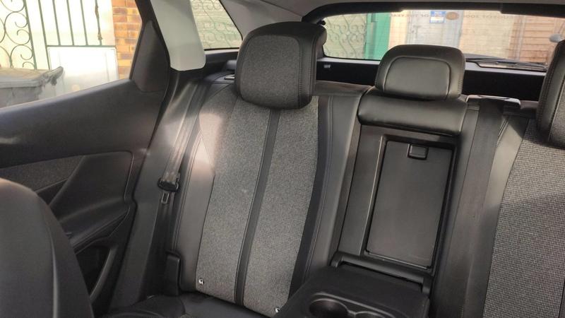 Peugeot 3008 1.6 BlueHDi 120 Eat6 Allure Business