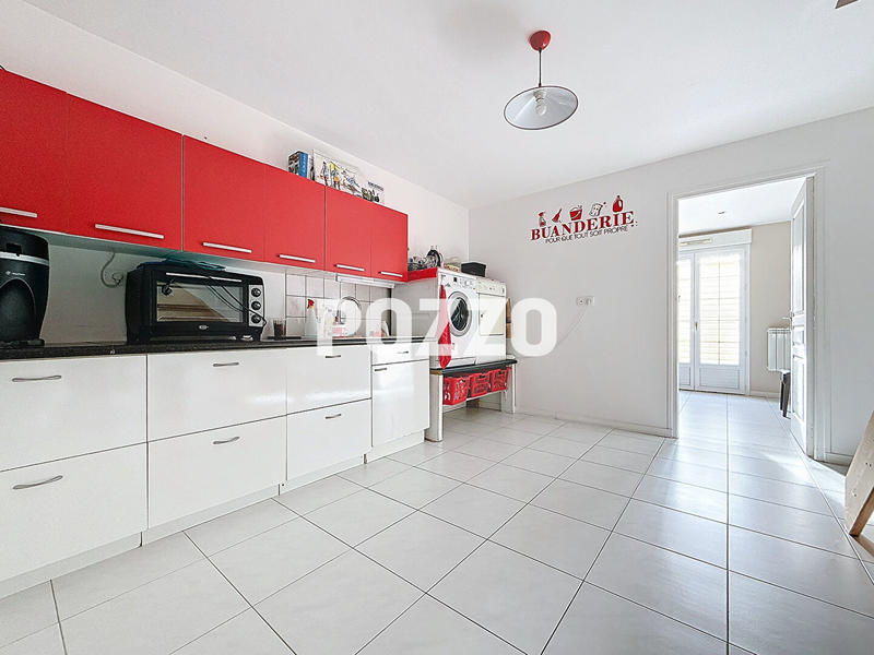 Maison - 230 m² - 7 pièces