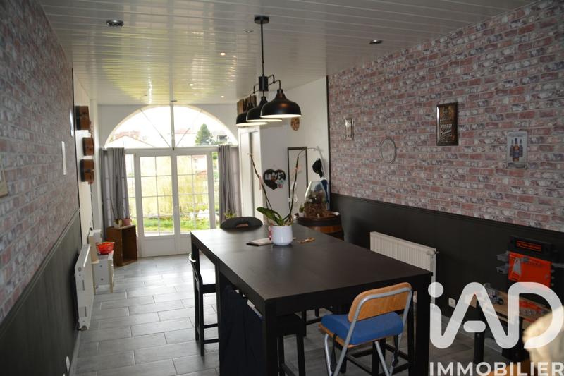 Maison - 243 m² - 8 pièces