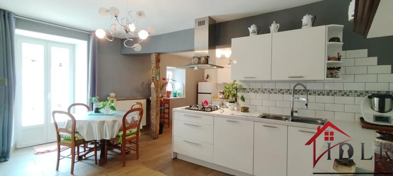 Corps de ferme - 220 m² - 7 pièces