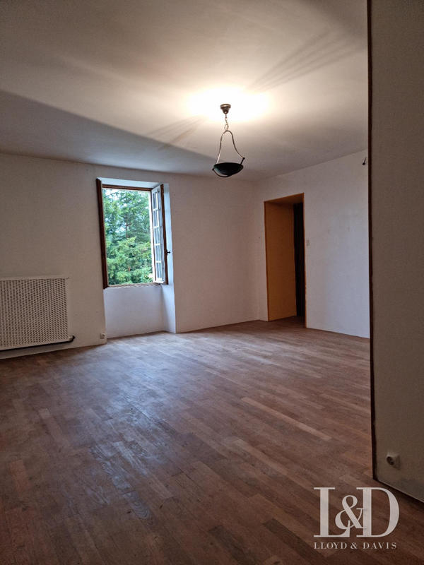 Maison - 265 m² - 7 pièces