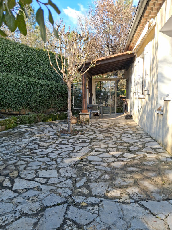 Propriété - 95 m² - 4 pièces