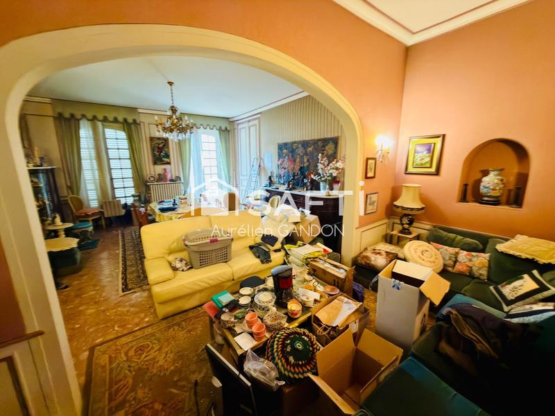 Maison - 320 m² - 8 pièces