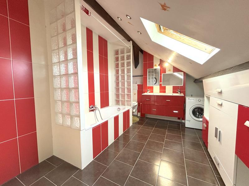 Maison - 184 m² - 8 pièces