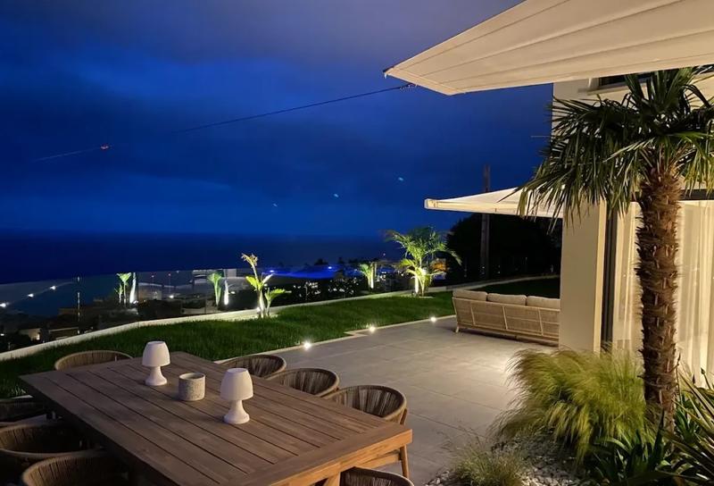 Villa - 235 m² - 6 pièces