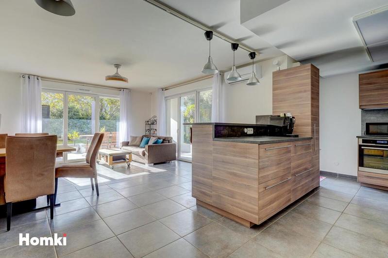 Appartement - 90 m² - 4 pièces