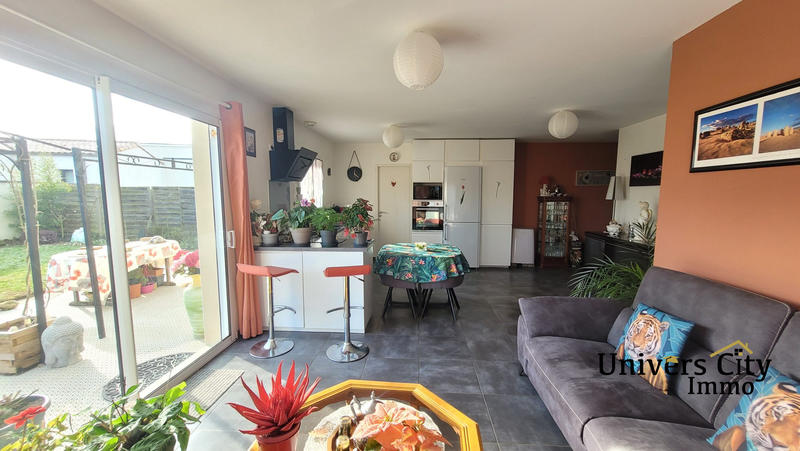 Maison - 90 m² - 4 pièces