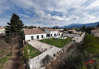 Villa - 180 m² - 6 pièces