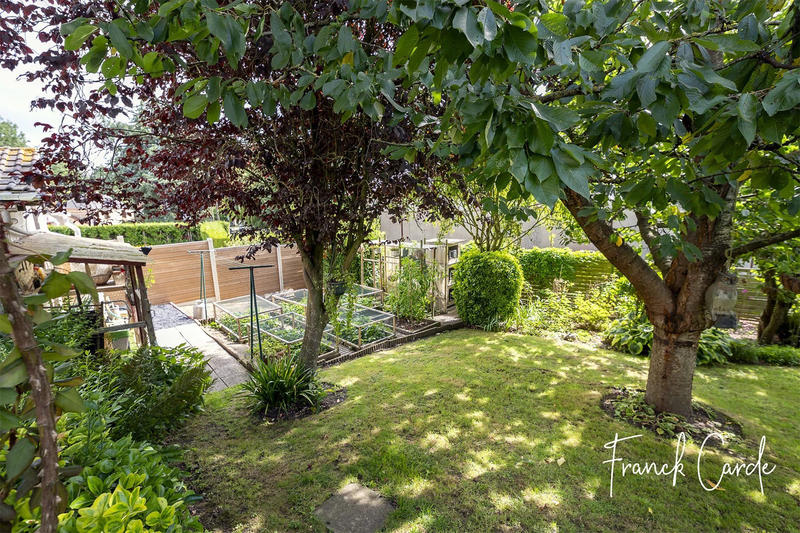 Maison - 198 m² - 8 pièces