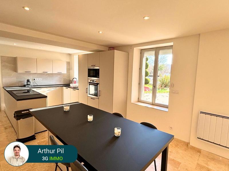 Maison - 225 m² - 6 pièces