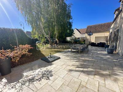 Maison - 190 m² - 8 pièces