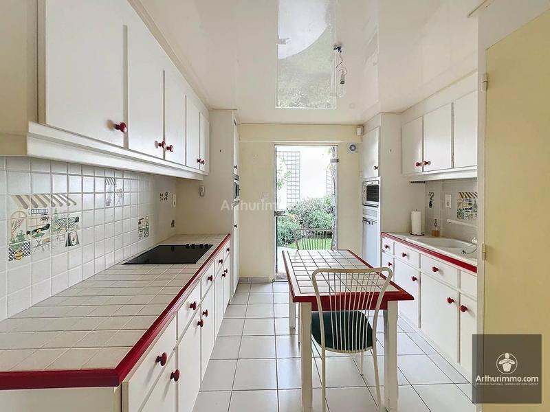 Maison - 280 m² - 7 pièces