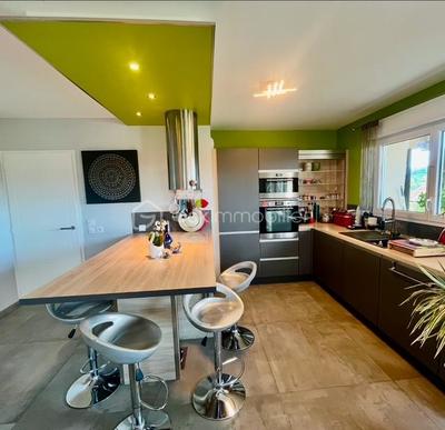 Appartement - 79 m² - 4 pièces