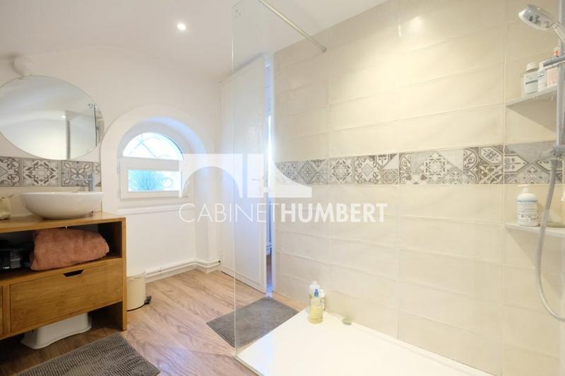 Maison - 275 m² - 8 pièces