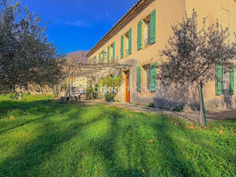 Demeure - 208 m² - 7 pièces